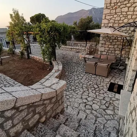 Vila Traditional Stone House *