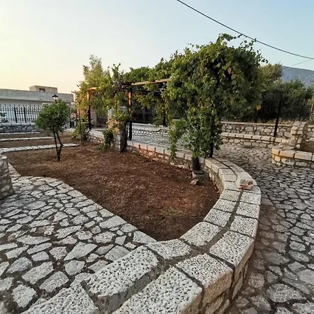 Traditional Stone House Vila Areopoli