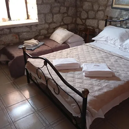 Traditional Stone House Vila