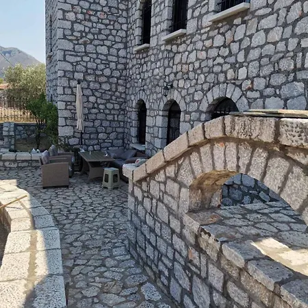 Traditional Stone House * 에리아폴리스
